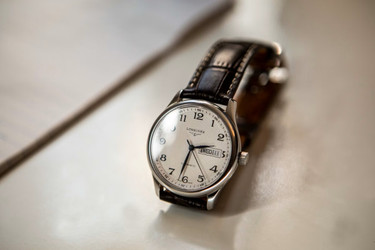 Saltzman's Watches Newport: Fine Timepieces on Commercial Wharf