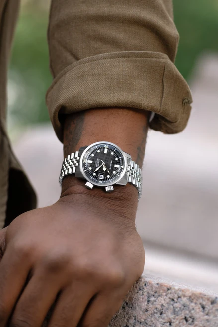 Benrus Ultra Deep 36.5mm Black Dial