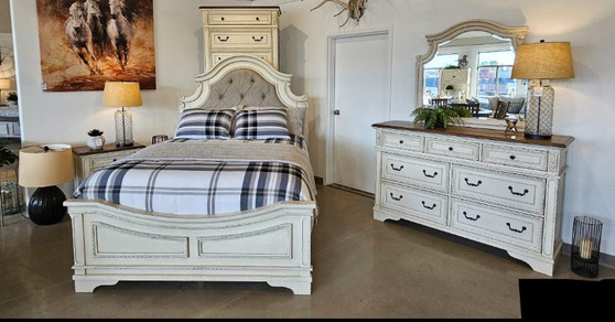 Realym wooden 5 piece bedroom set  queem