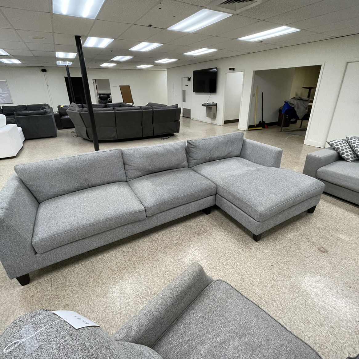 Thomasville Odette 2piece Fabric Sectional