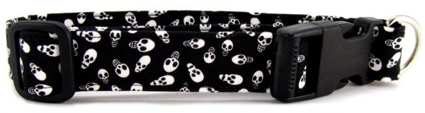 TINY SKULLS DOG COLLAR