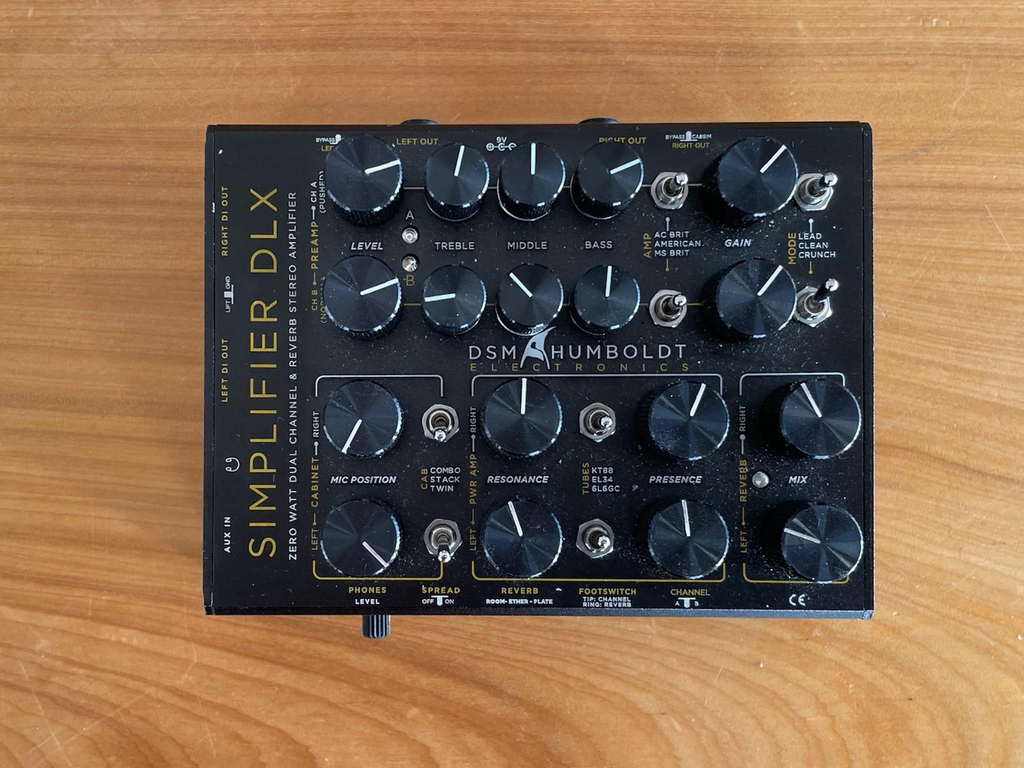 DSM & Humboldt Simplifier DLX + フットスイッチ DSM & Humboldt Simplifier DLX — Pedal Empire