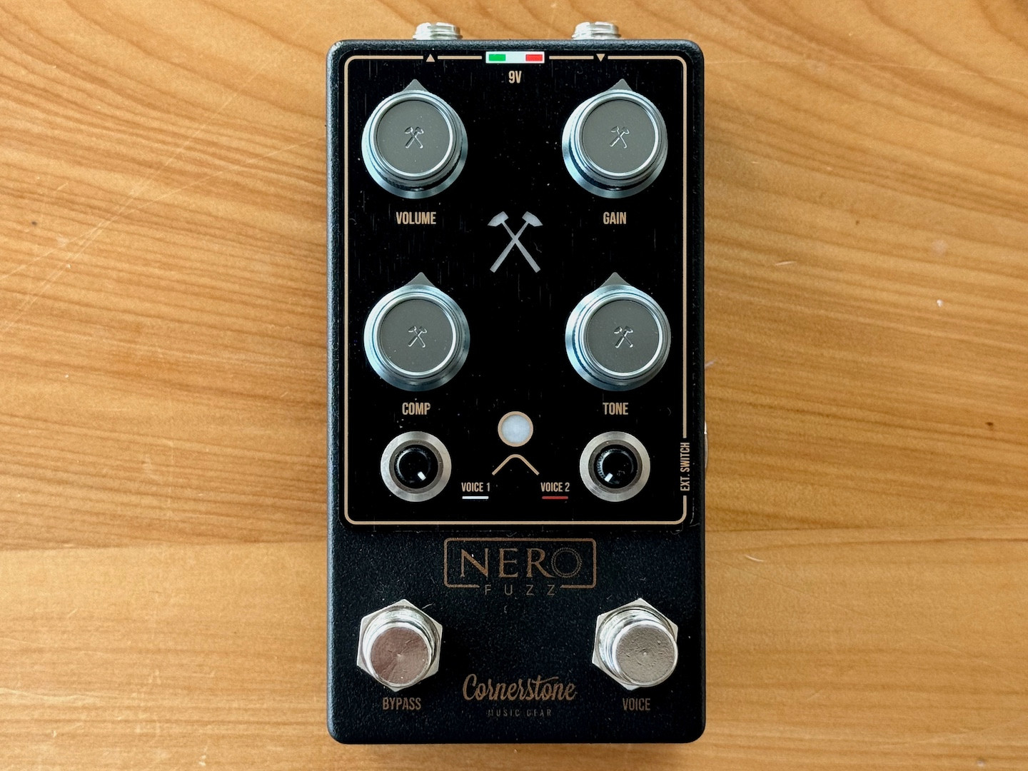 Cornerstone - Nero fuzz - Tone Lounge