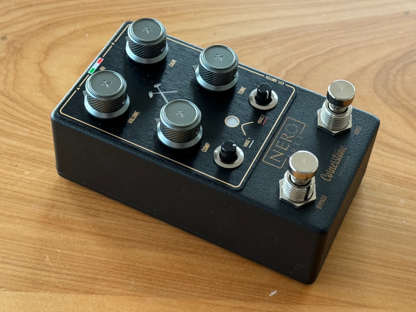 Cornerstone - Nero fuzz - Tone Lounge