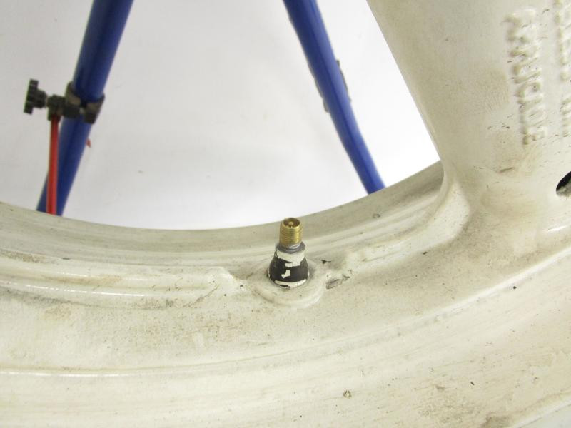 02 Suzuki Katana GSX 600 Rear Wheel Rim Tire 17x4.50 64111-08F01