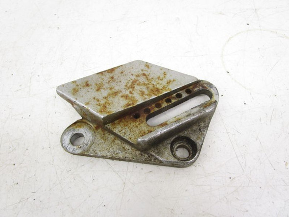 82 Yamaha XJ 750 Maxim Right Front Footpeg Bracket Mount 15-R2742-L0-00 1982