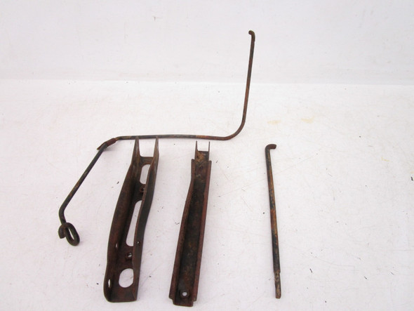 02 Honda Recon 250 TE Left Footwell Brackets Stay 50611-HN8-000 2002-2004