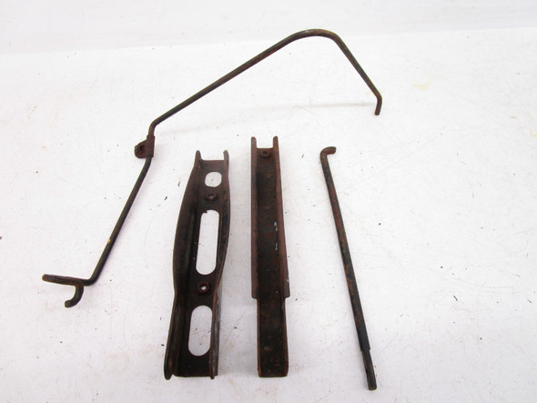 02 Honda Recon 250 TE Right Footwell Brackets Stay 50611-HN8-000 2002-2004