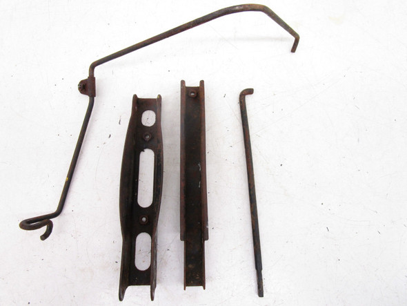 02 Honda Recon 250 TE Right Footwell Brackets Stay 50611-HN8-000 2002-2004
