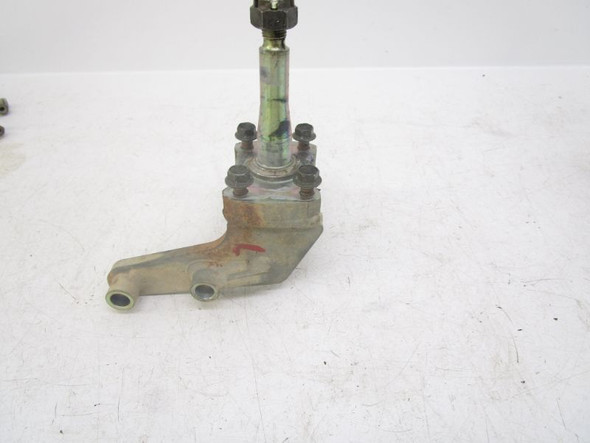 00 Yamaha YFM 250 Bear Tracker 2x4 Left Steering Spindle 4XE-F3501-00 1999-2000