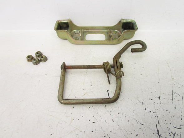 86 Honda TRX 125 Rear Fender Catch 80101-VM6-000 1985-1986