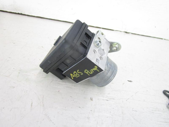 24 Yamaha MT10 ABS Hydraulic Unit Pump B5Y-85930-09-00 2022-2025