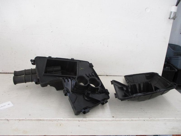 11 Can Am Spyder RSS SE5 Auto Airbox 707800182 2011