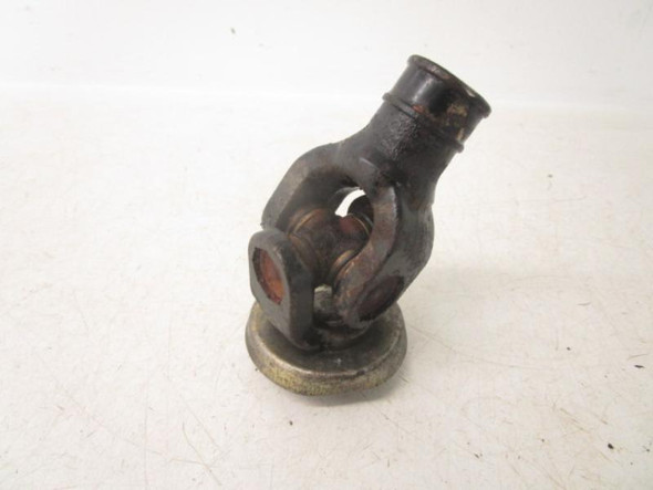 87 Suzuki LT4WD LTF250 4x4 Front Axle Output U-Joint #1 27801-19B00 87 Suzuki LT4WD LTF250 4x4 Front Axle Output U-Joint #1 27801-19B00