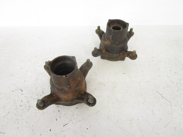 00 Polaris  Magnum 325 4x4 Front Wheel Hubs 1520243 2000-2002