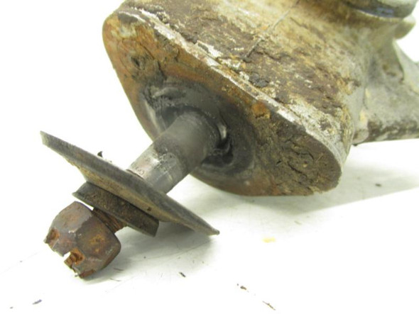 96 Polaris Sportsman 400 4x4 Front Left Hub Strut 5131077 1995-1996