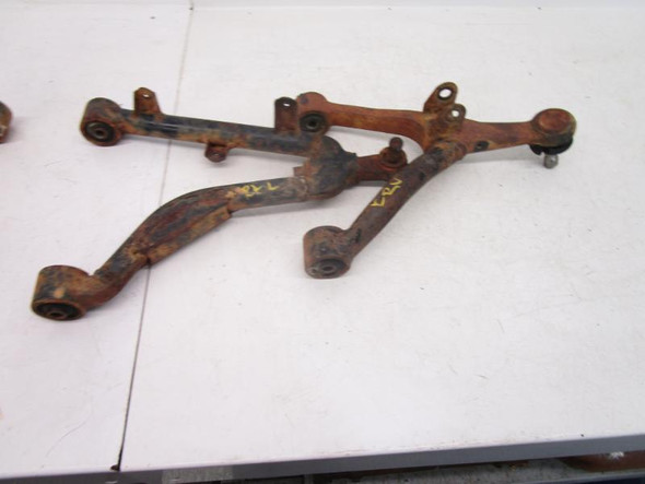 01 Suzuki LTF 500F Quadrunner Right Upper Lower A Arms 52410-09841 2000-2002 01 Suzuki LTF 500F Quadrunner Right Upper Lower A Arms 52410-09841 2000-2002