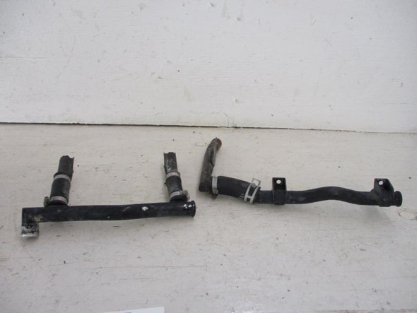 98 Suzuki GSXR 1100 W Cylinder Head Water Pipes 1998 98 Suzuki GSXR 1100 W Cylinder Head Water Pipes 1998