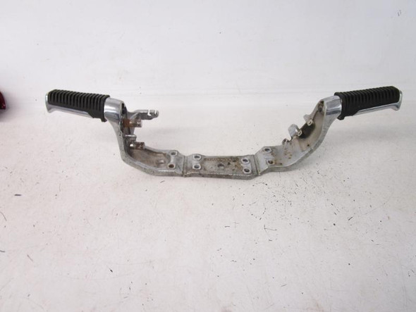 01 Suzuki VS 800 Intruder Peg Mount 43510-38E01 1997-2009