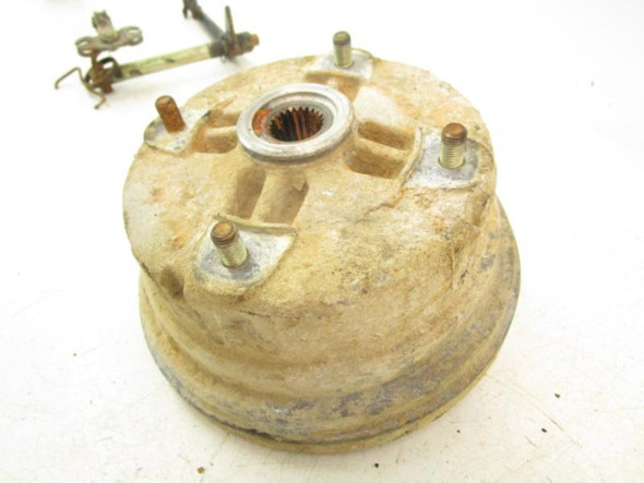 01 Kawasaki KLF 300 Bayou 2x4 Right Rear Brake Panel Hub 41035-1239 1990-2004 01 Kawasaki KLF 300 Bayou 2x4 Right Rear Brake Panel Hub 41035-1239 1990-2004