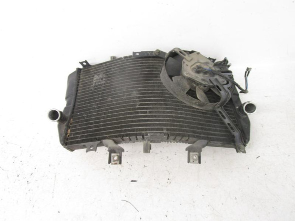 01 Suzuki GSXR 1000 Radiator 17710-40F10 2001-2002 01 Suzuki GSXR 1000 Radiator 17710-40F10 2001-2002
