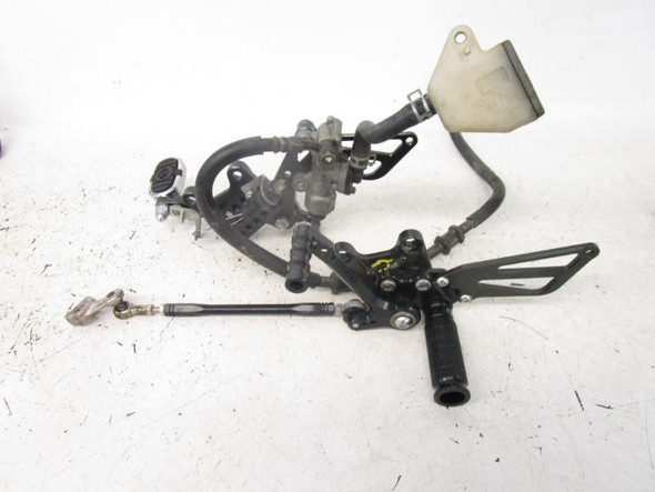 2001 01 Suzuki GSXR 1000 Aftermarket Pegs Rearsets Left Right