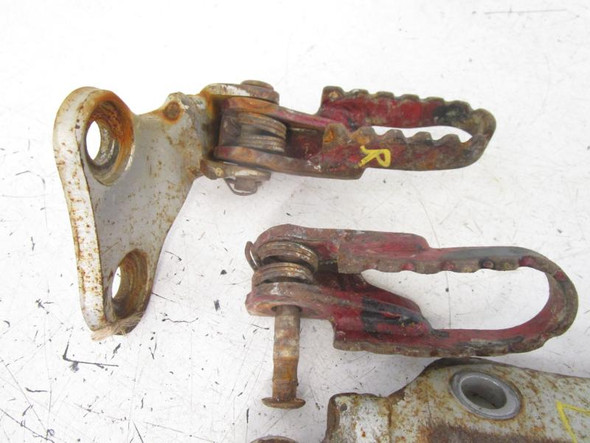 05 Honda CRF 80 Left Right Foot Pegs 50624-GN1-000ZC 2004-2013
