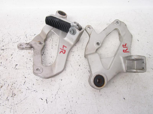 98 Suzuki GSXR 1100W Passenger Peg Mount 43810-46E20 1995-1998