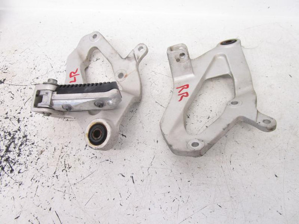 98 Suzuki GSXR 1100W Passenger Peg Mount 43810-46E20 1995-1998
