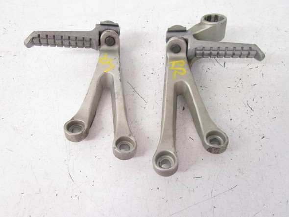99 Kawasaki ZX6R Ninja Passenger Foot Pegs 35063-0032-TX 1998-2002