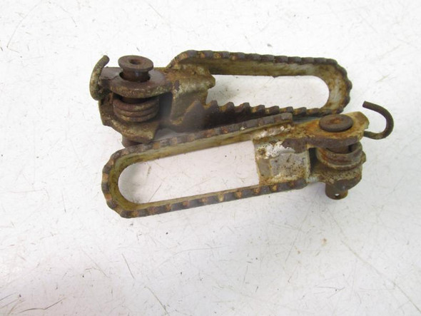 88 Kawasaki KDX 200 Foot Pegs Left Right 34028-1239 1988 88 Kawasaki KDX 200 Foot Pegs Left Right 34028-1239 1988