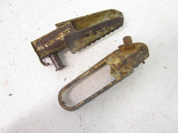88 Kawasaki KDX 200 Foot Pegs Left Right 34028-1239 1988 88 Kawasaki KDX 200 Foot Pegs Left Right 34028-1239 1988
