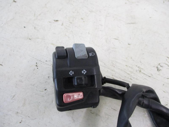06 Suzuki DL 650 Vstrom Left Handlebar Bar Switch 37400-27G10 2004-2006 06 Suzuki DL 650 Vstrom Left Handlebar Bar Switch 37400-27G10 2004-2006