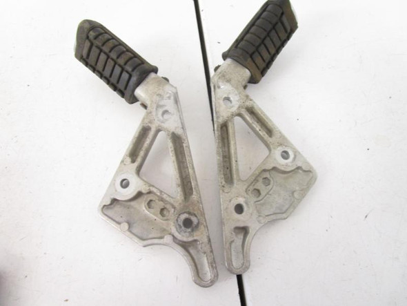 85 Honda VT 500 C Shadow Pasenger Foot Pegs 50670-MF5-000 1983-1986 85 Honda VT 500 C Shadow Pasenger Foot Pegs 50670-MF5-000 1983-1986