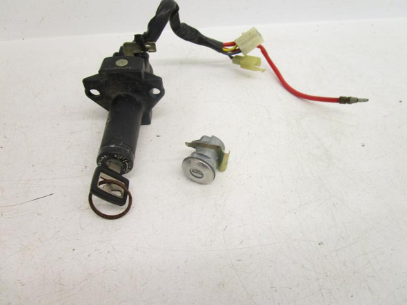 85 Honda VT 500 C Shadow Ignition Key Switch 35010-MF5-830 1985