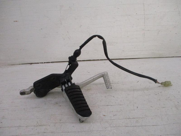 06 Suzuki DL 650 Vstrom Right Front Foot Peg Brake Pedal 43111-27G00 2004-2024 06 Suzuki DL 650 Vstrom Right Front Foot Peg Brake Pedal 43111-27G00 2004-2024