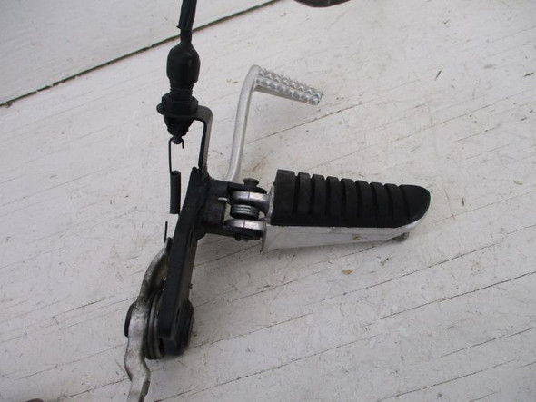 06 Suzuki DL 650 Vstrom Right Front Foot Peg Brake Pedal 43111-27G00 2004-2024 06 Suzuki DL 650 Vstrom Right Front Foot Peg Brake Pedal 43111-27G00 2004-2024