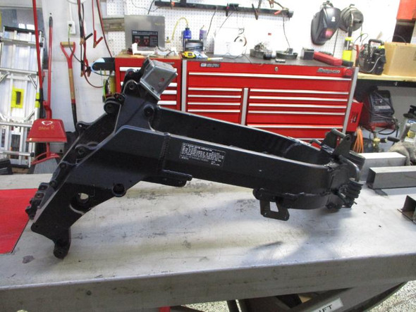 06 Suzuki DL 650 Vstrom Frame Chassis 41100-27G10-YAP 2006-2011 06 Suzuki DL 650 Vstrom Frame Chassis 41100-27G10-YAP 2006-2011