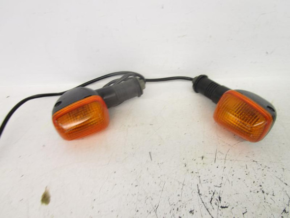 01 Suzuki GS 500 E Rear Turn Signals 35603-33E30 2001-2002 01 Suzuki GS 500 E Rear Turn Signals 35603-33E30 2001-2002