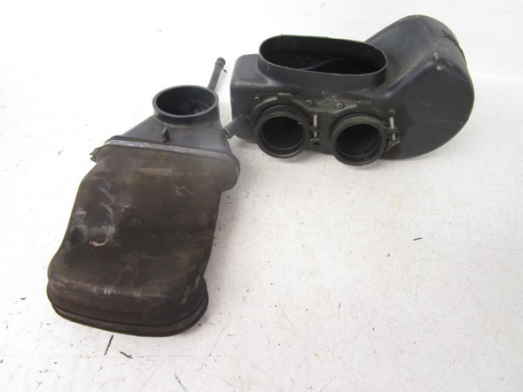 05 Yamaha XVS 650 Vstar Classic Air Duct Boot 4TR-1440G-00-00 1998-2016 05 Yamaha XVS 650 Vstar Classic Air Duct Boot 4TR-1440G-00-00 1998-2016