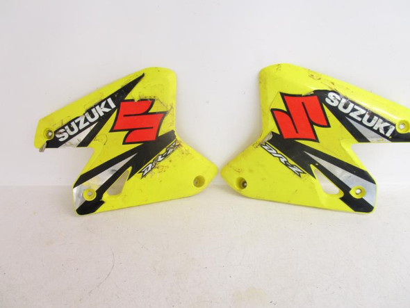 04 Suzuki DRZ 400E Tank Radiator Shroud Cover 17760-29F60-YU1 2004