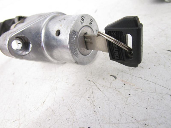 01 Suzuki VS 800 Intruder Ignition Key Switch Lockset 37100-38836 1998-2004