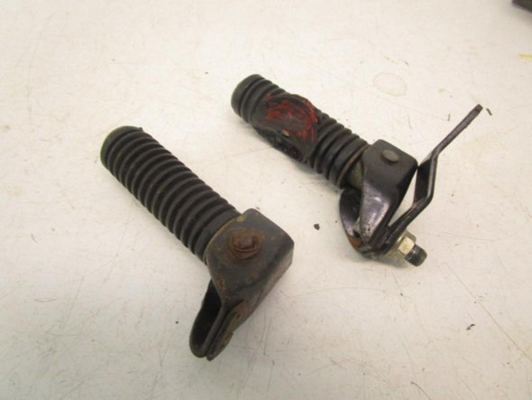 81 Honda CM400C CM 400 C Rear Foot Pegs Rests 50712-402-000 1979-1981