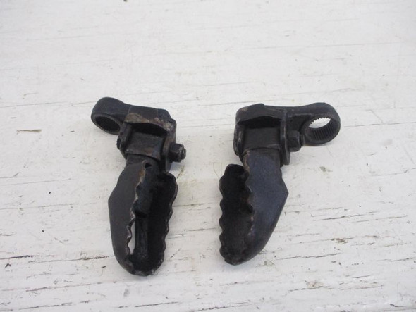1978 Yamaha DT 250 Foot Pegs Footrest Left Right 22W-27411-01-90 22W-27421-01-90