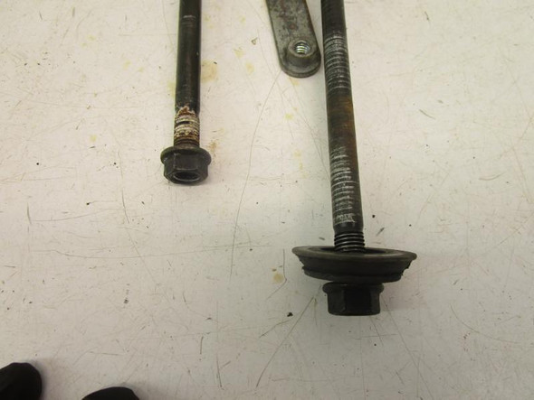 01 Honda VT1100 C2 Sabre Motor Mount Bolts 90105-MW0-000 2000-2007