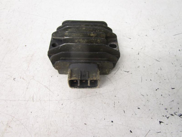 99 Yamaha YFM 600 Grizzly Voltage Regulator 5GT-81960-00-00 1999-2001