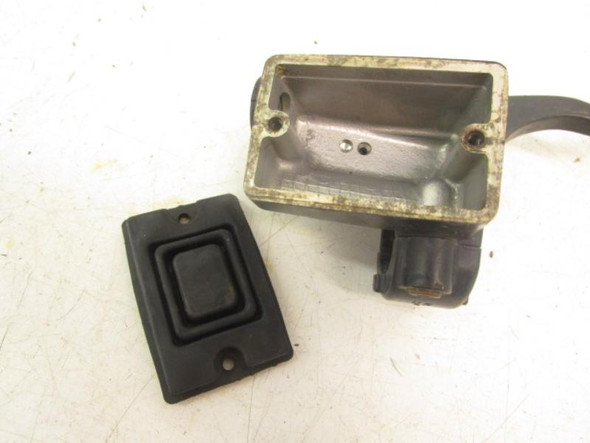 87 Honda TRX 350 4x4 Fourtrax Front Brake Master Cylinder 45510-VM5-406 1986-87