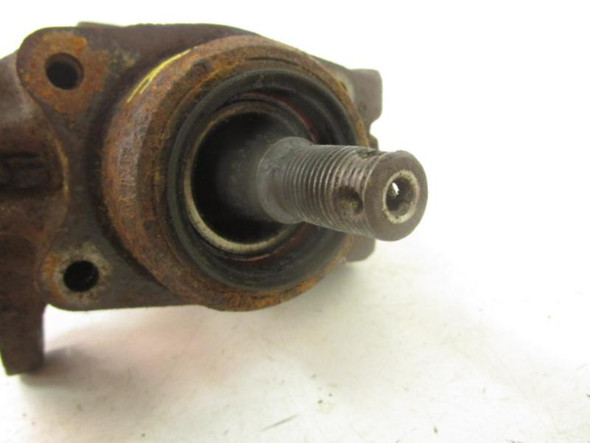 87 Honda TRX 350 4x4 Fourtrax Front Right Axle Knuckle Hub 42200-HA7-771 1986-87