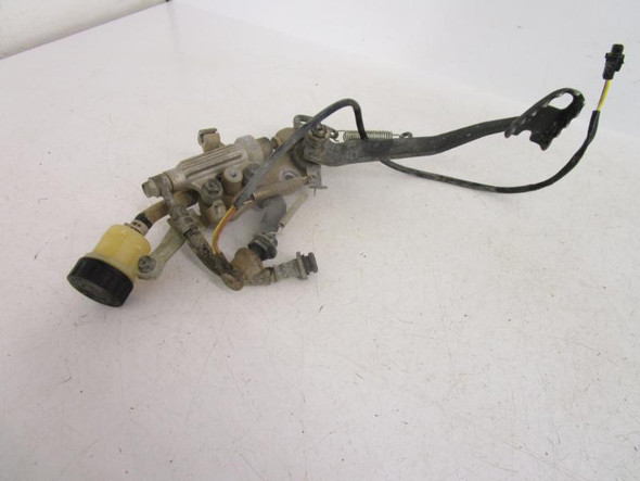 04 Yamaha YFM 660 Grizzly Rear Brake Master Cylinder 5KM-2583V-00-00 2002-2008