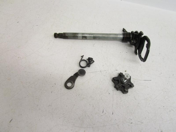96 Honda XR 200 Shift Shaft Spindle 24610-KT0-000 1988-2002